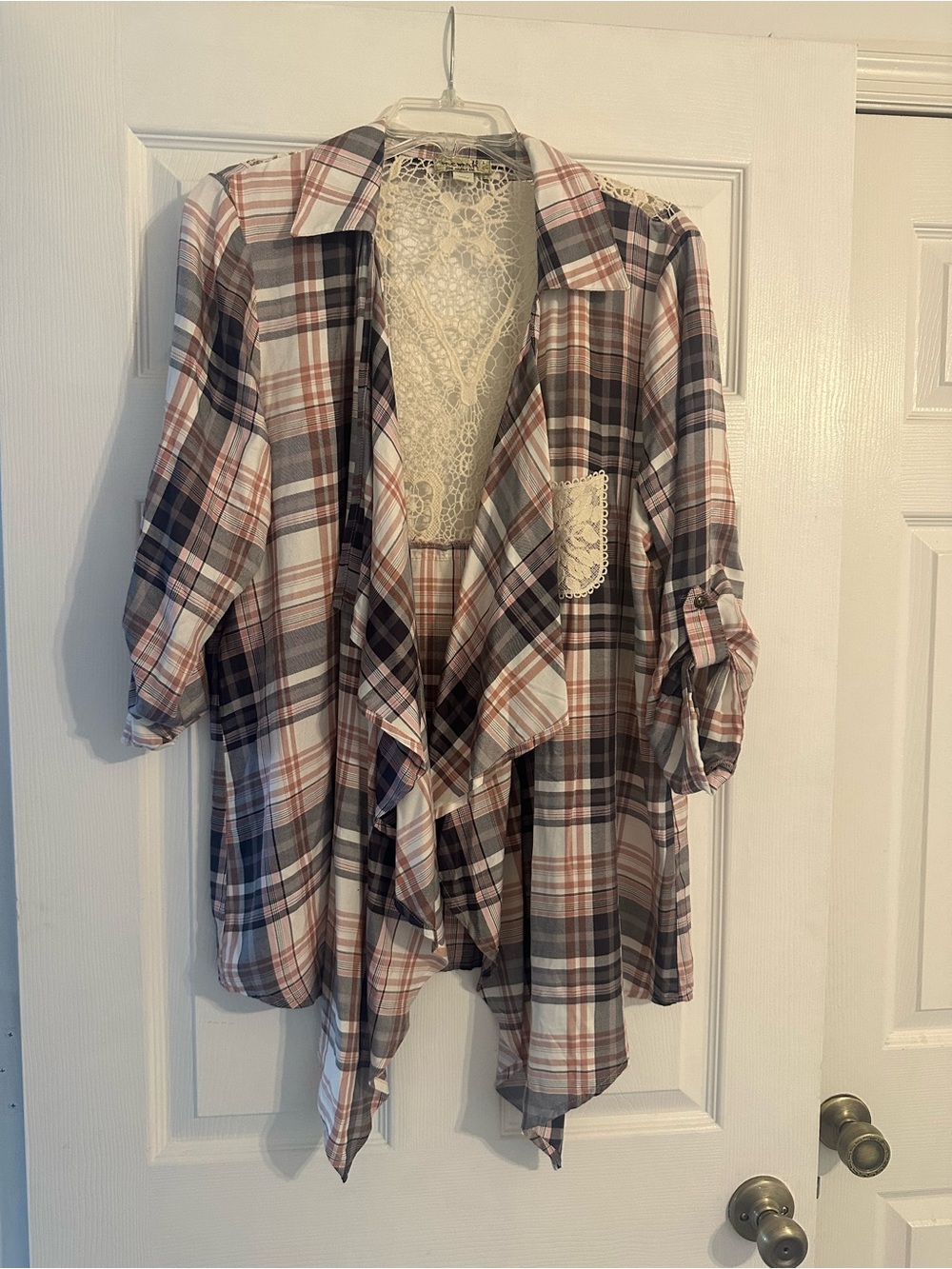 ONE WORLD Pink, Gray & Cream Plaid Open-Front Shirt with Lace Back